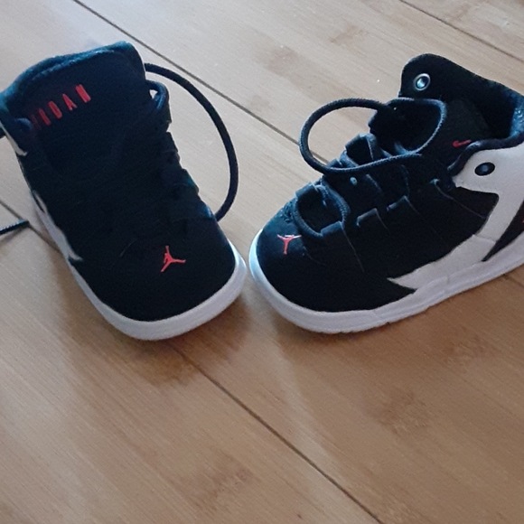 😍NWOB Brand new Toddler size 4 jordans😍 - Picture 4 of 4